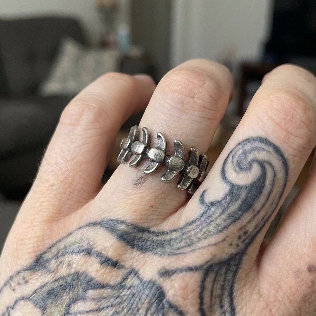 Dead Spine Ring