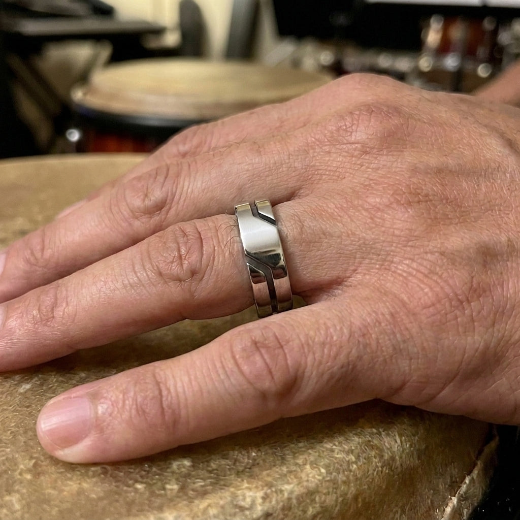 Geometric Split Double Band Ring