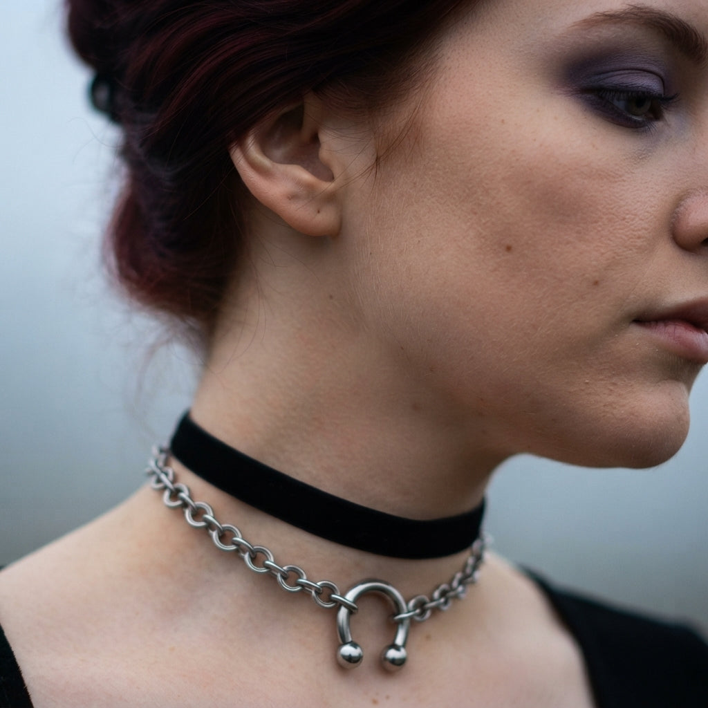 Horseshoe Barbell Chainmail Choker