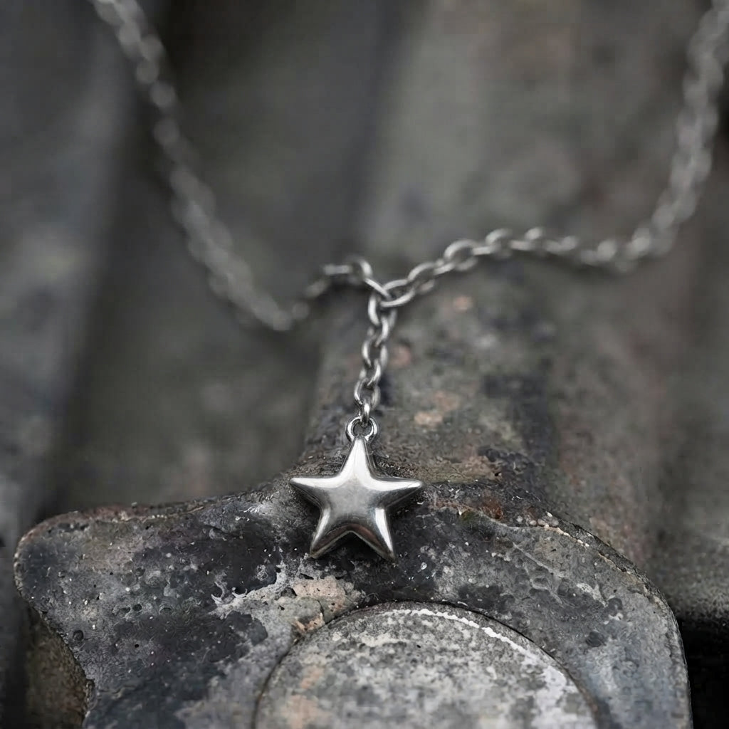 Puffy Star Drop Lariat Necklace