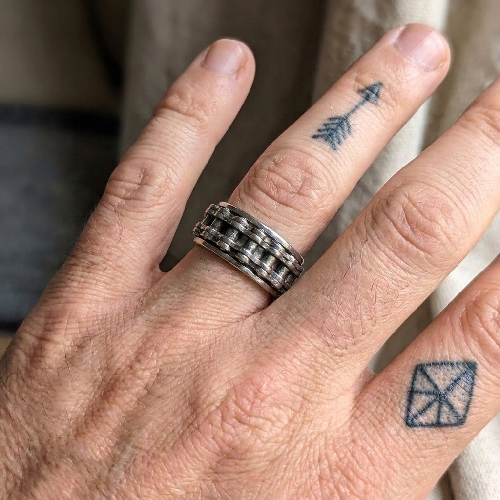 Retro Locomotive Chain Ring