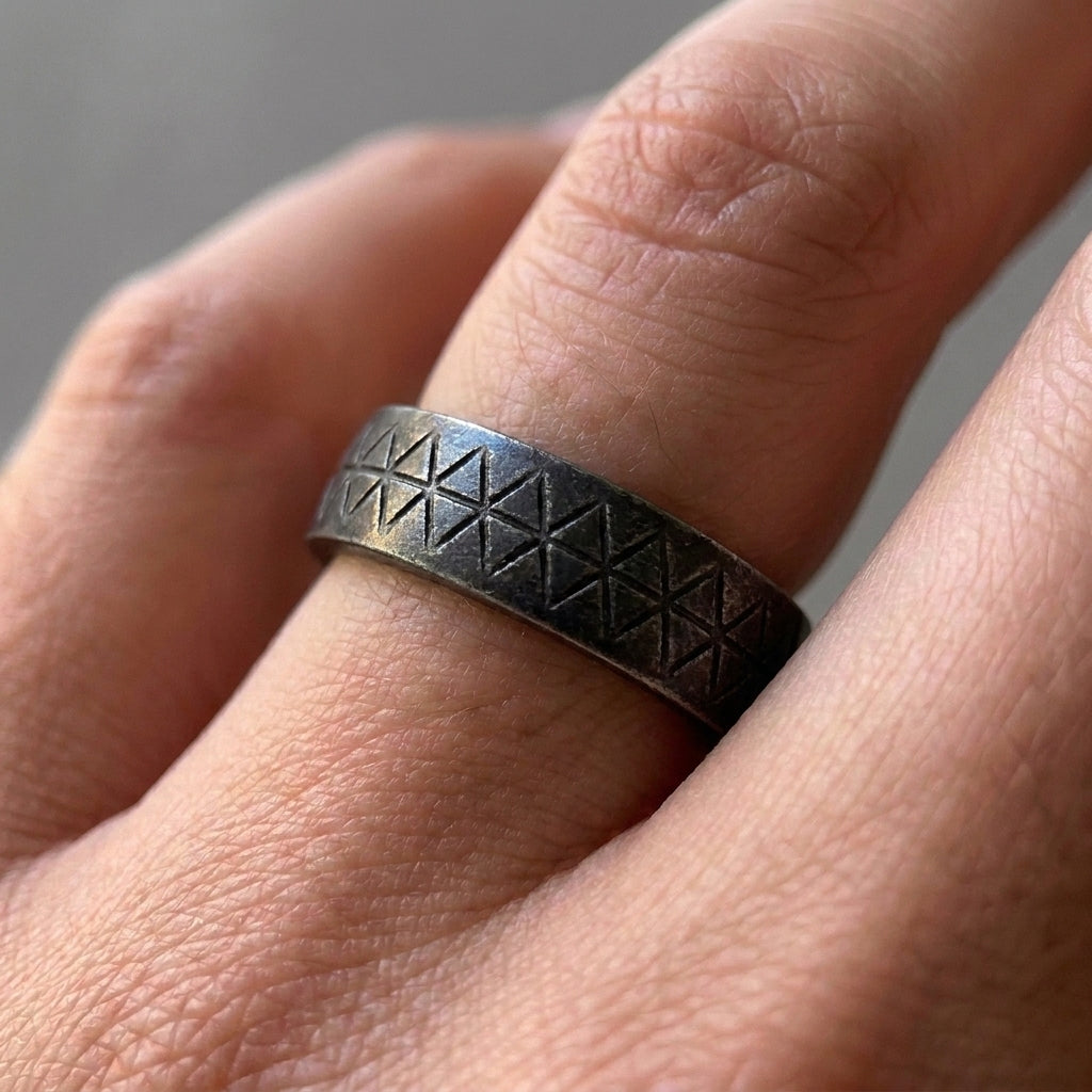Blackened Geometric Grid Band Ring