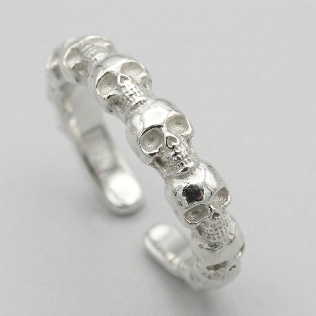 Ring met legioen schedels