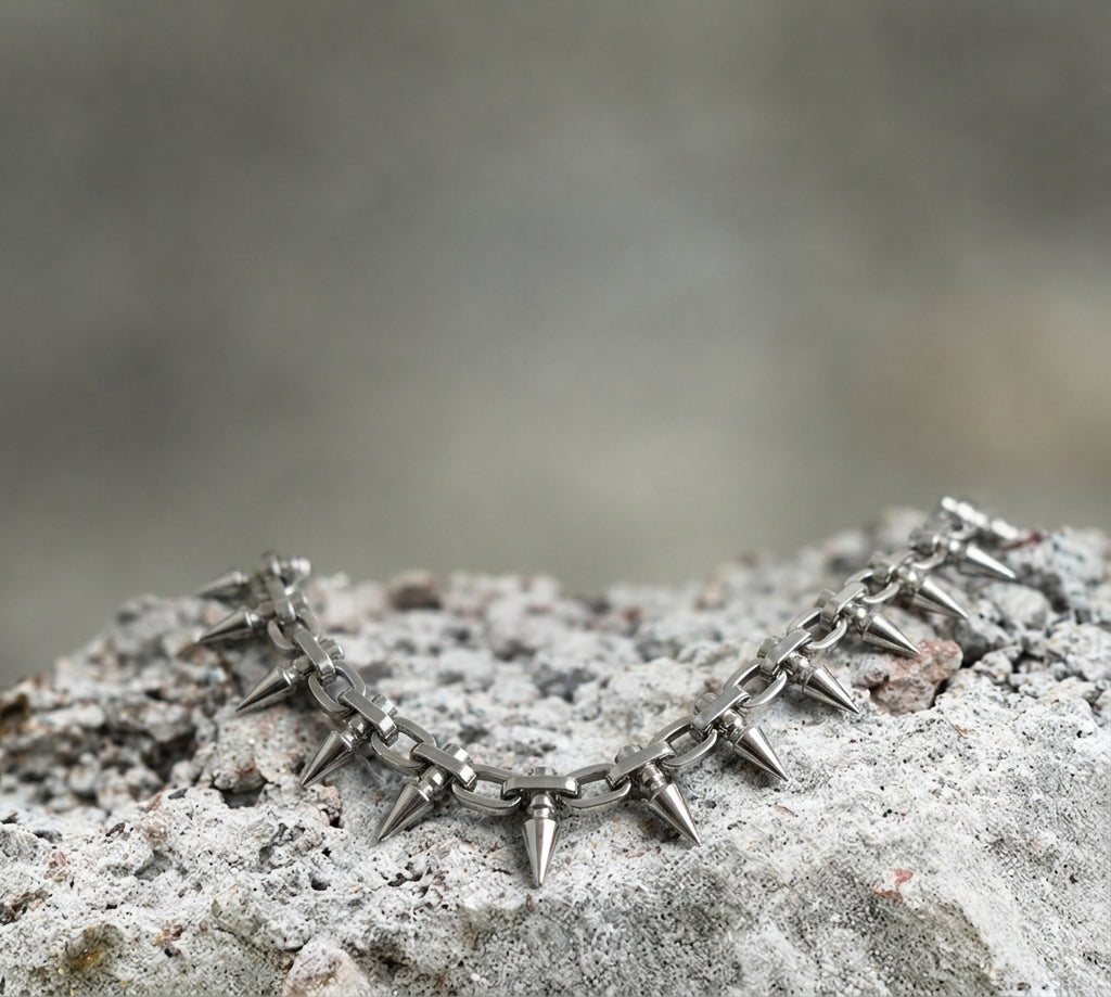 Symmetric Spike Chain Necklace