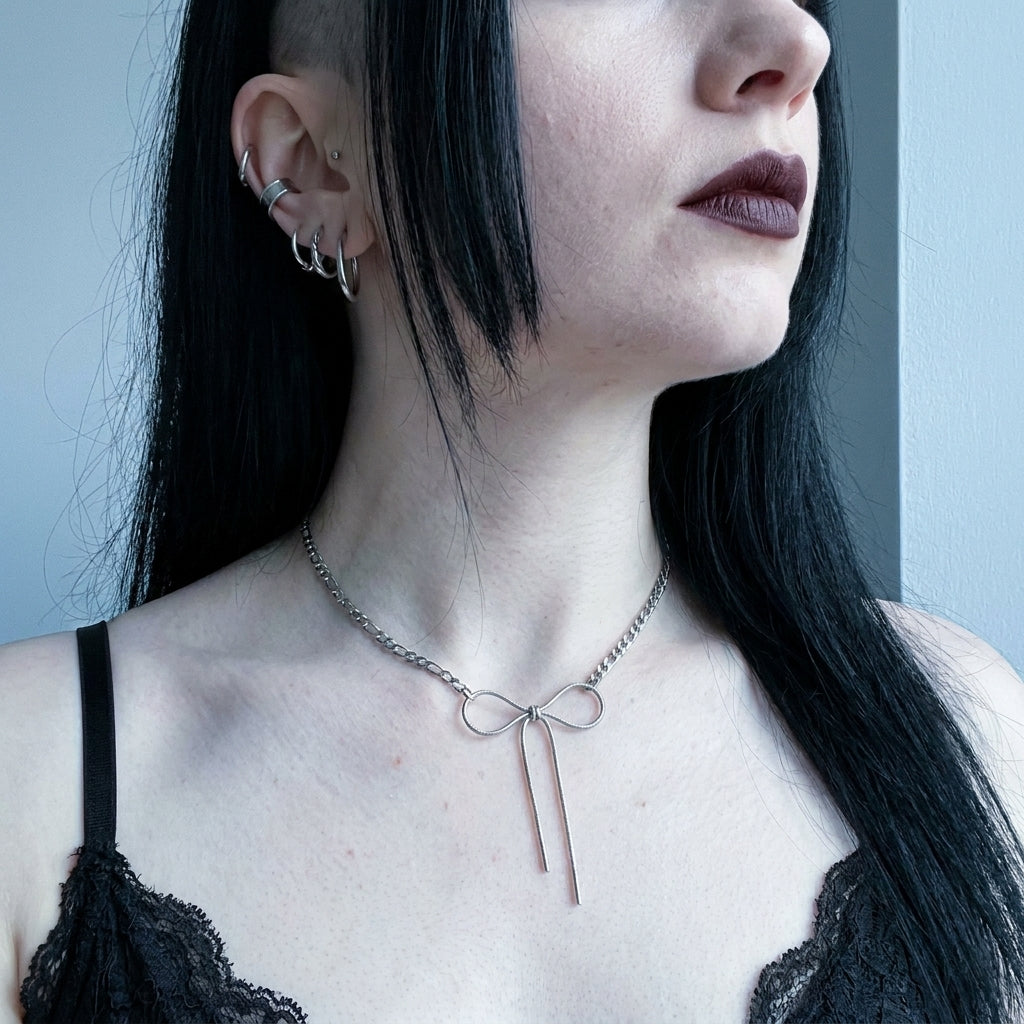 Figaro Chain Snake Bow Lariat Necklace