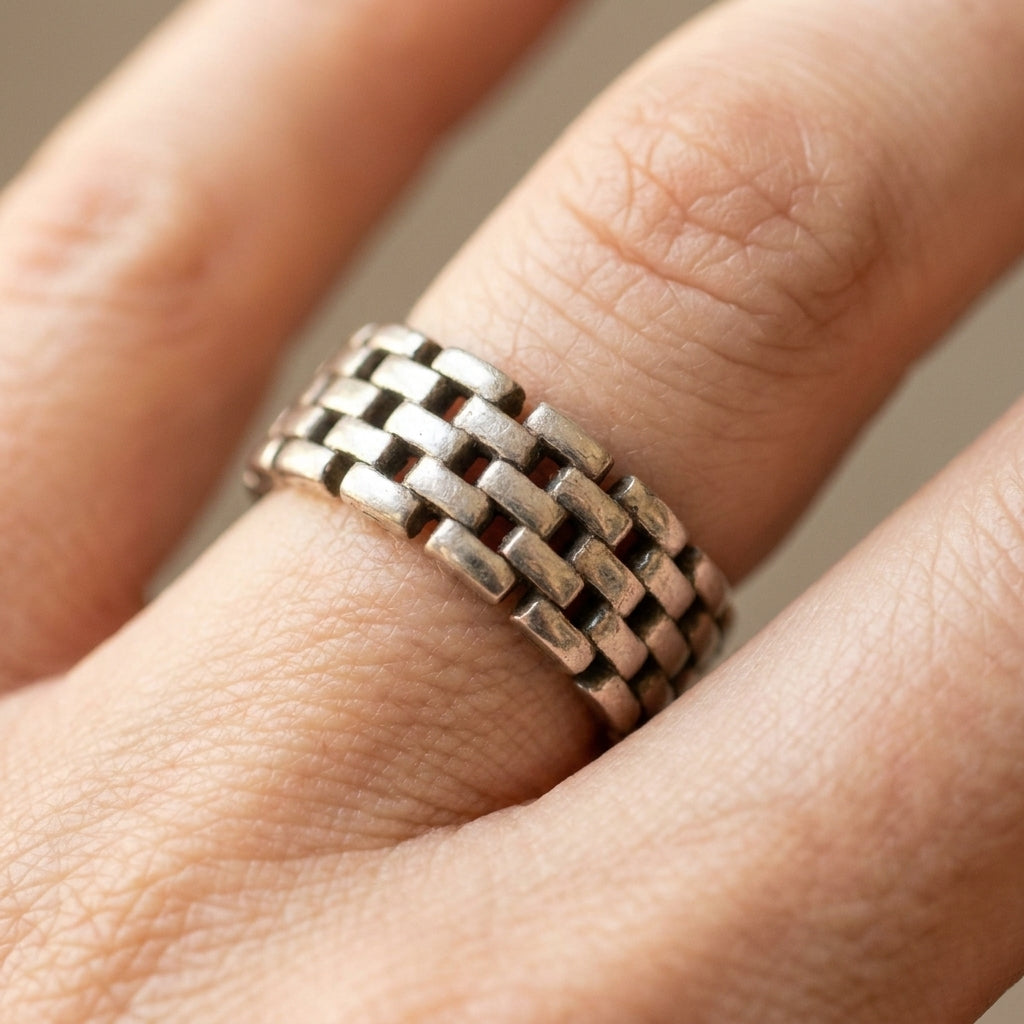 Interlocking Brick Link Ring