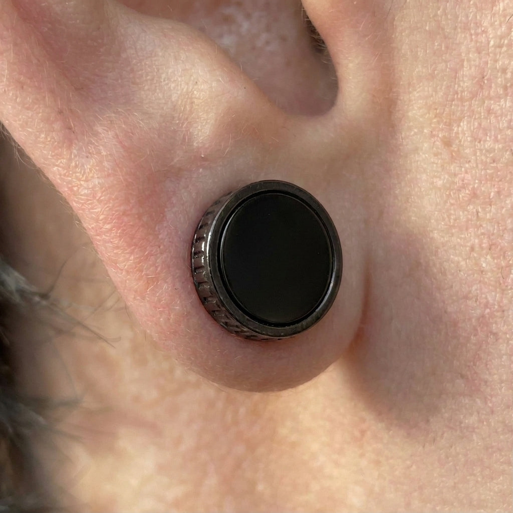 Rune-patterned black studs Earrings