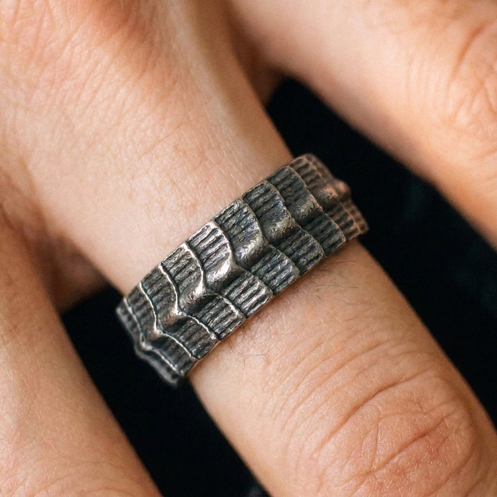 Serpent Scale Band Ring